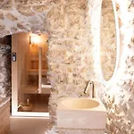 Apartmán Kaza Bella - Marais Modern Flat With Small Pool *