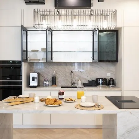 Apartament Kaza Bella - Marais Modern Flat With Small Pool *