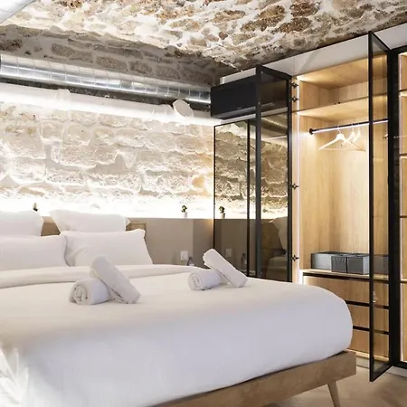 Kaza Bella - Marais Modern Flat With Small Pool *