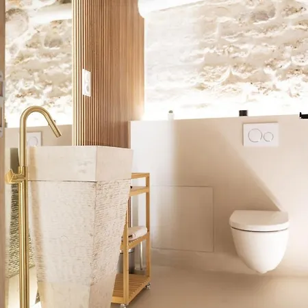 Apartament Kaza Bella - Marais Modern Flat With Small Pool
